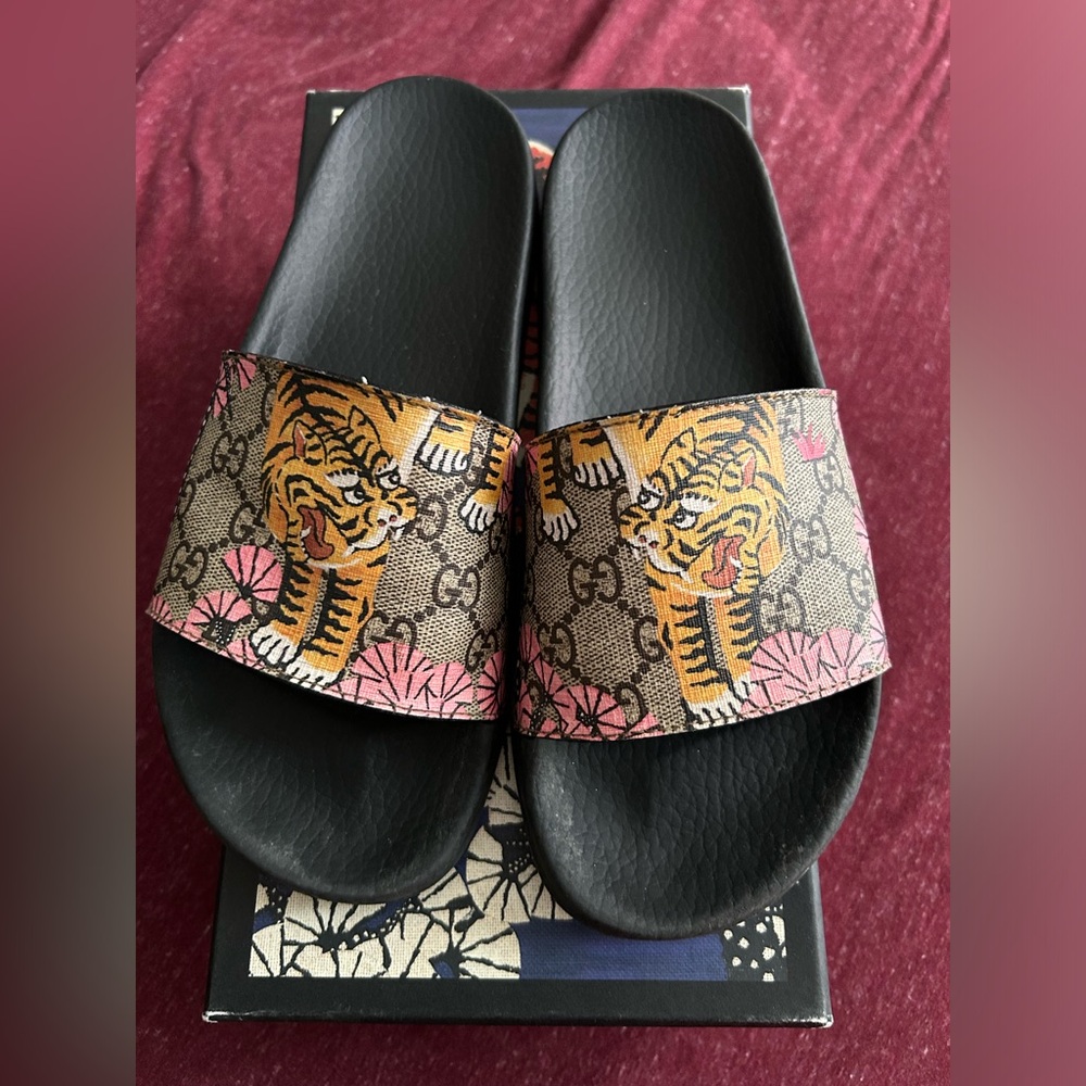 Gucci slides